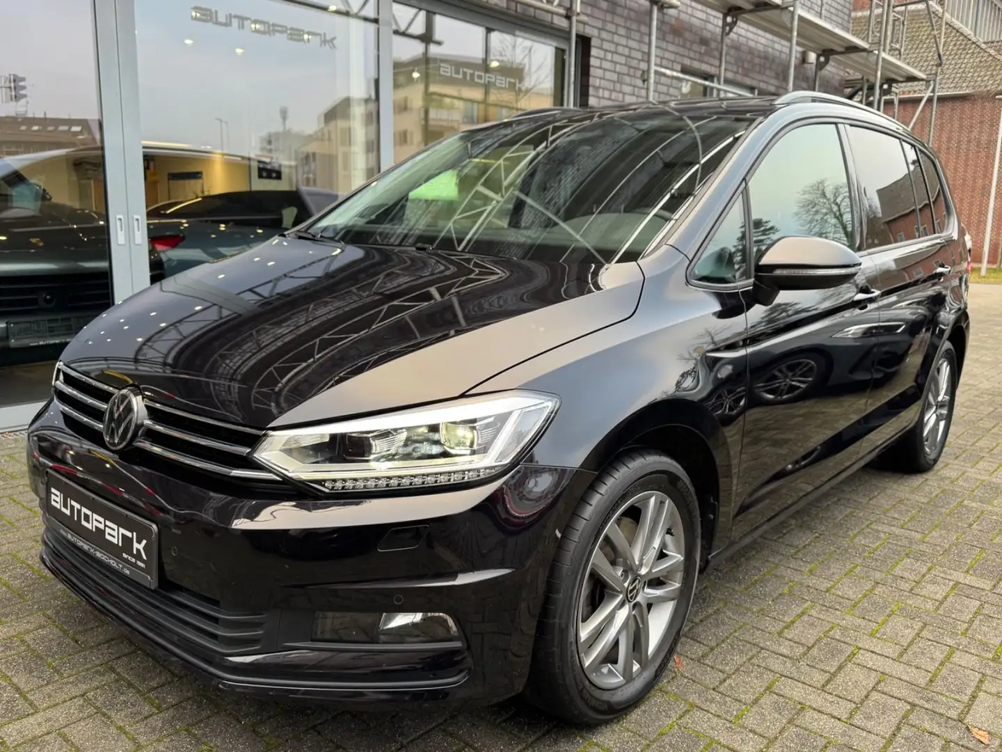 Volkswagen Touran Business PANO DYNAUDIO STDHZ EasyOpen AHK Schwarz - 1