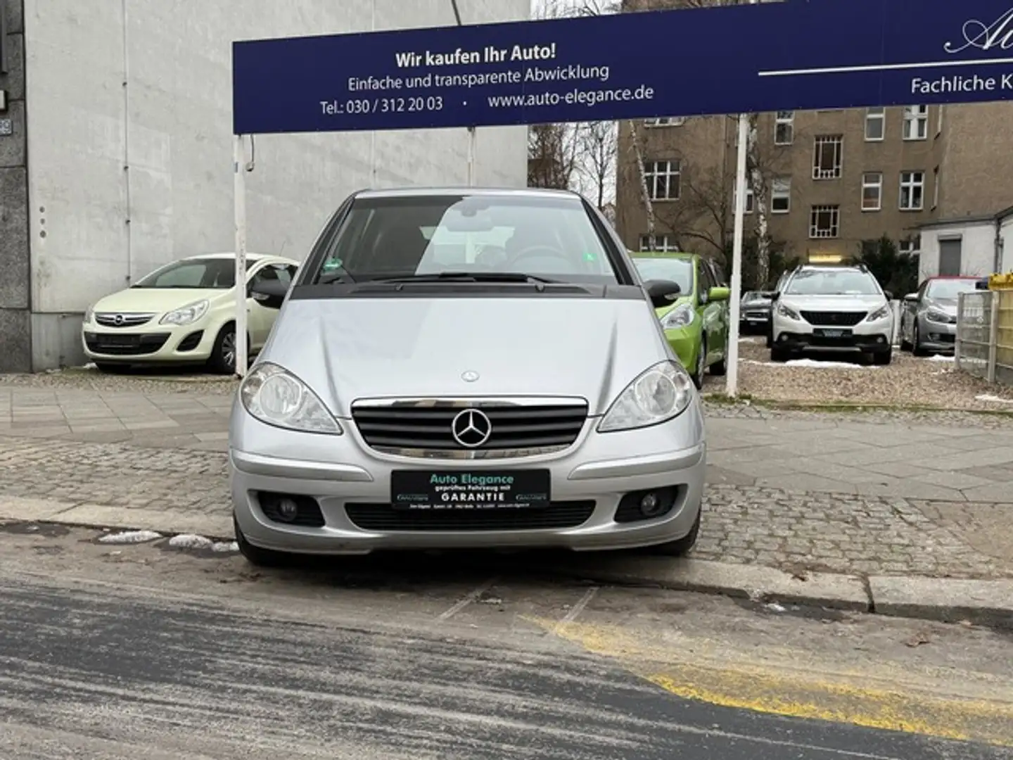 Mercedes-Benz A 150 ELEGANCE,Automatik,Navi,Scheckheftgepflegt Sitzhei srebrna - 1