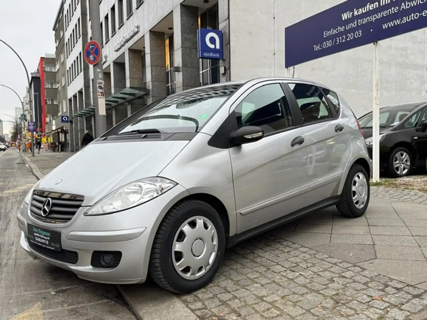 Mercedes-Benz A 150 ELEGANCE,Automatik,Navi,Scheckheftgepflegt Sitzhei srebrna - 2
