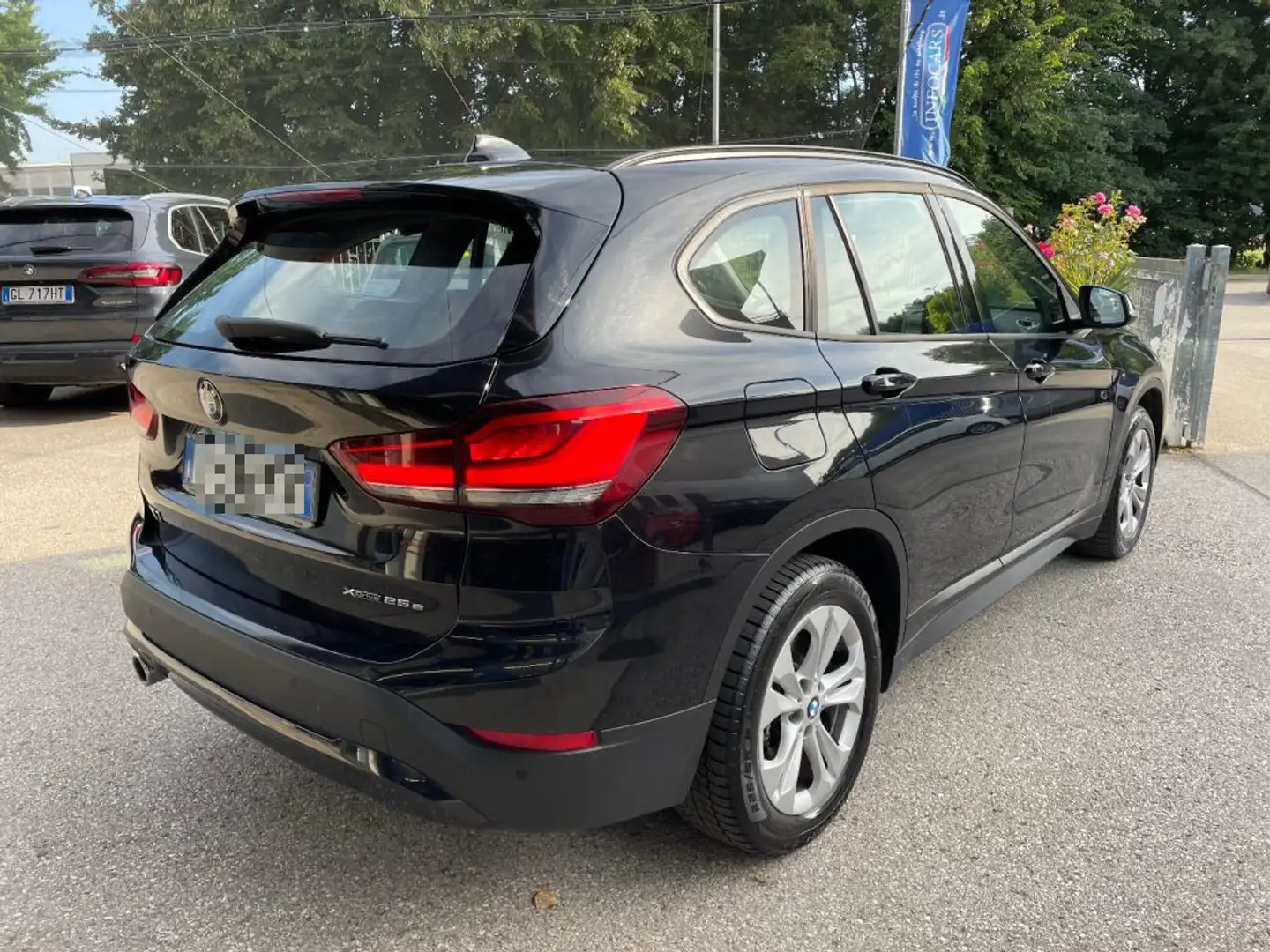BMW X1 xDrive25e PHEV Business Advantage PROMO Schwarz - 2