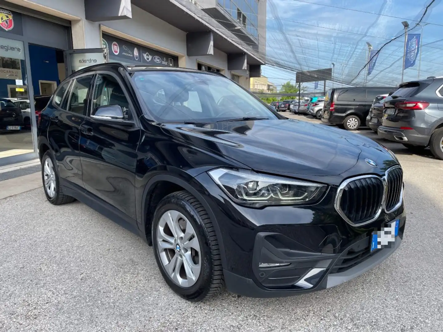 BMW X1 xDrive25e PHEV Business Advantage PROMO Schwarz - 1