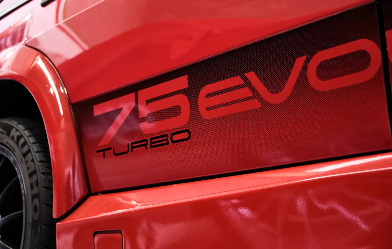 Alfa Romeo 75 1.8 Turbo Evoluzione Numero 56 di 500, foto 3