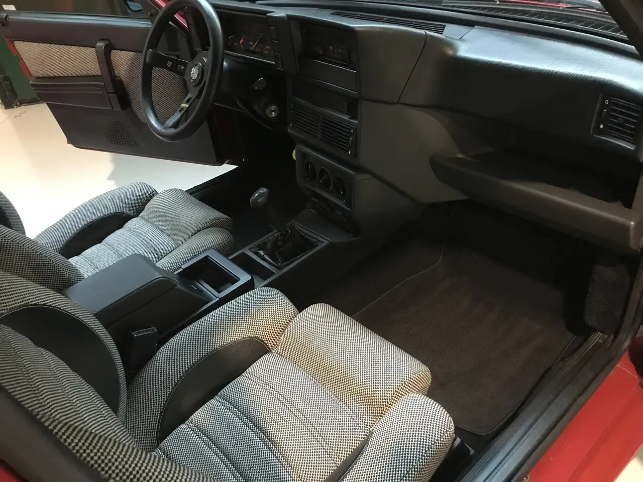 Alfa Romeo 75 1.8 Turbo Evoluzione Numero 56 di 500, foto 9