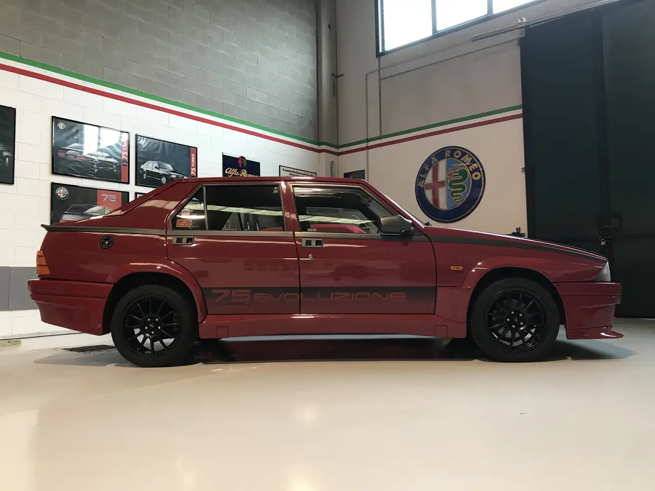 Alfa Romeo 75 1.8 Turbo Evoluzione Numero 56 di 500, foto 4