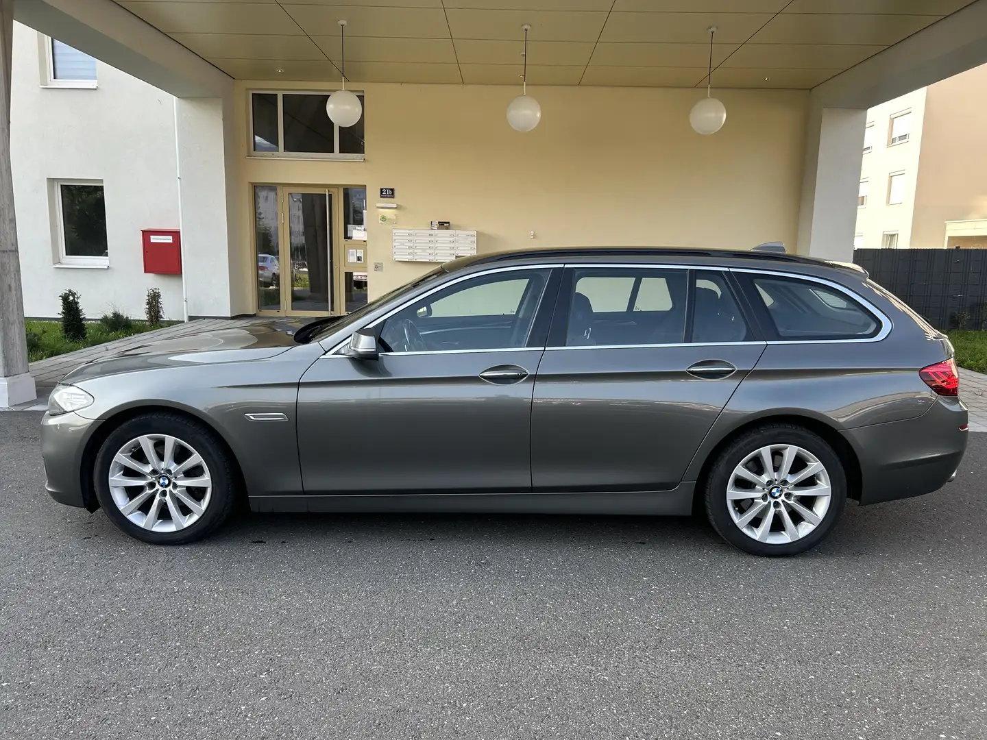 BMW 518 518d Touring Österreich-Paket Aut. - 1