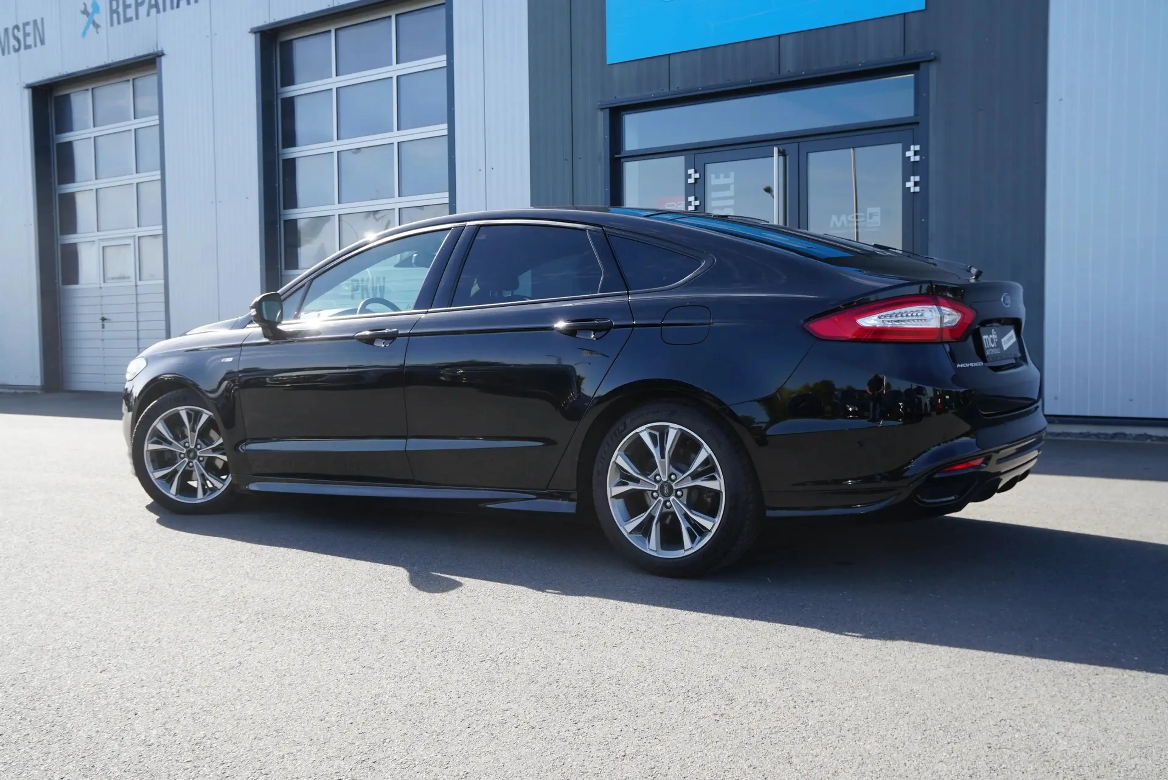 Ford Mondeo Mondeo 1.5 EcoBoost ST-Line *Pano*AHK*Matrix* — photo 37