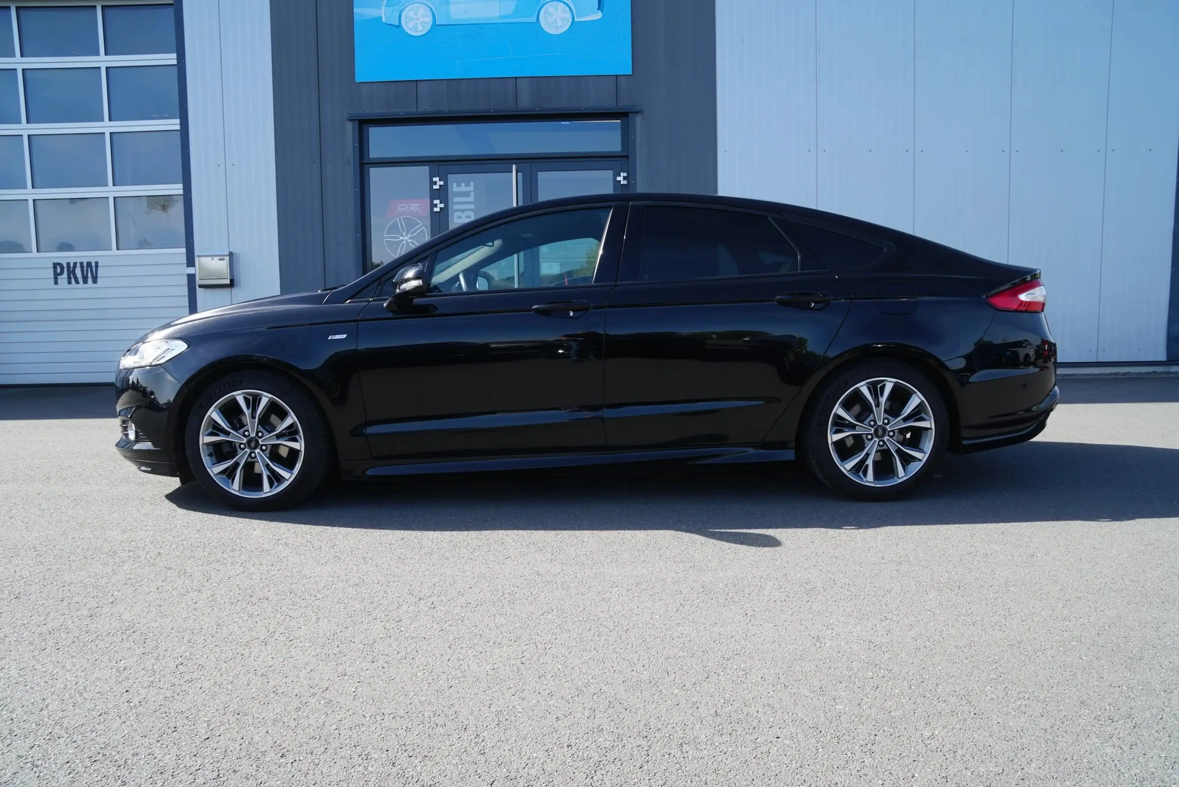 Ford Mondeo Mondeo 1.5 EcoBoost ST-Line *Pano*AHK*Matrix* — photo 29
