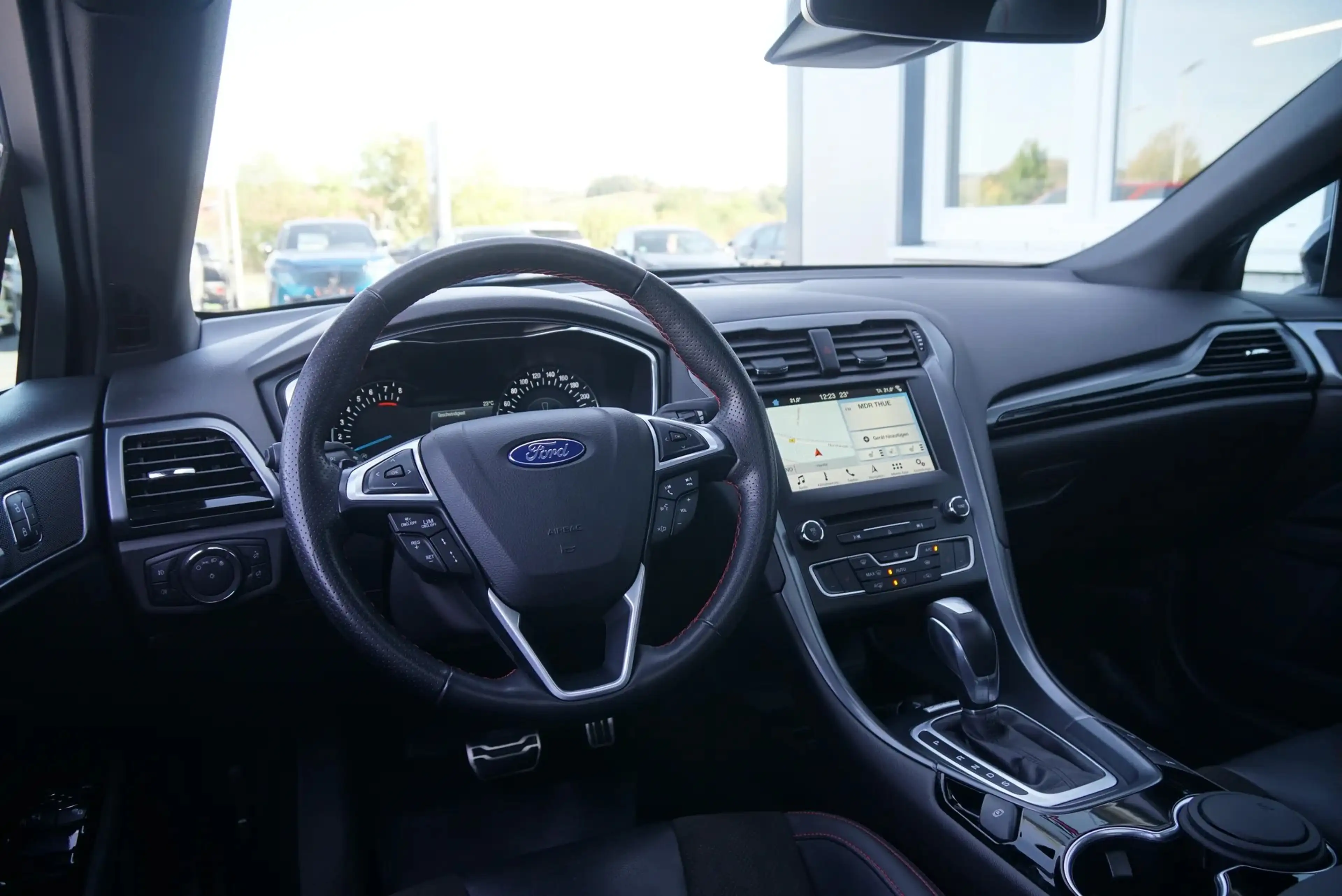 Ford Mondeo Mondeo 1.5 EcoBoost ST-Line *Pano*AHK*Matrix* — photo 20