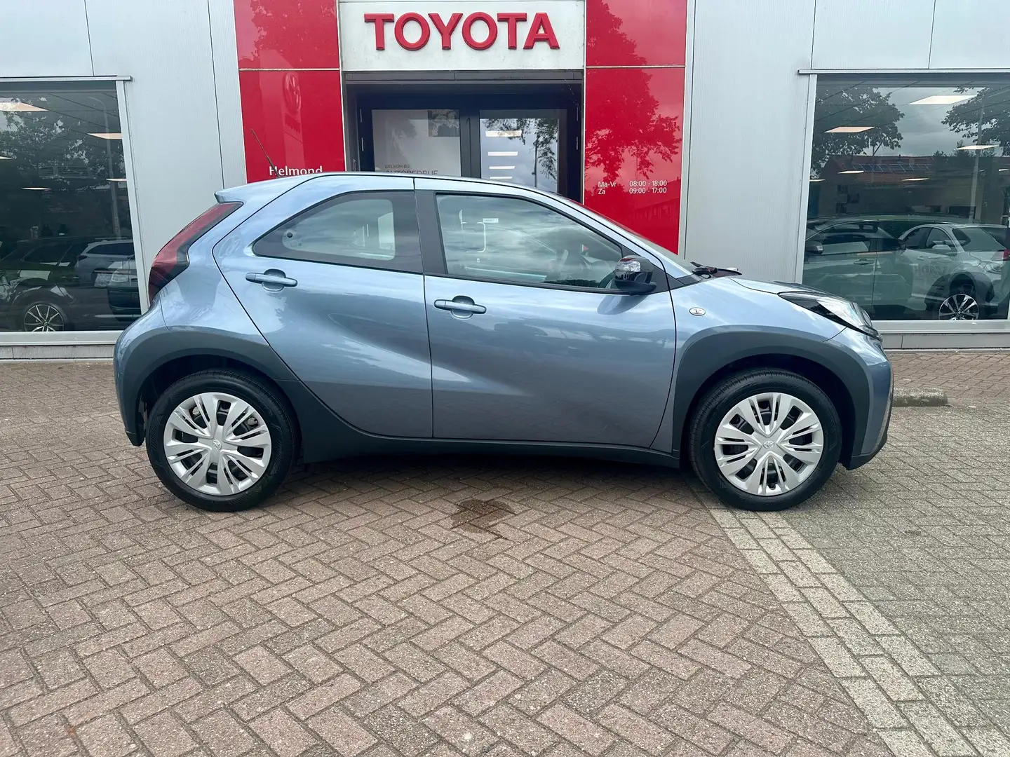 Toyota Aygo X 1.0 VVT-i MT Play - 2
