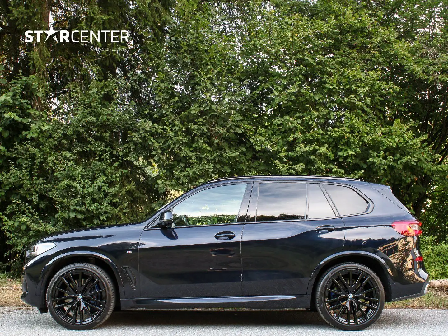 BMW X5 xDrive30d G05 M-Sport Aut. Schwarz - 2