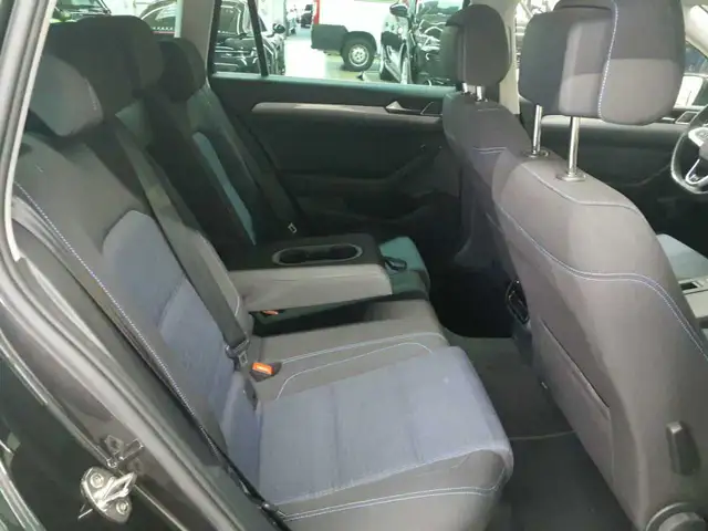Volkswagen Passat view 13