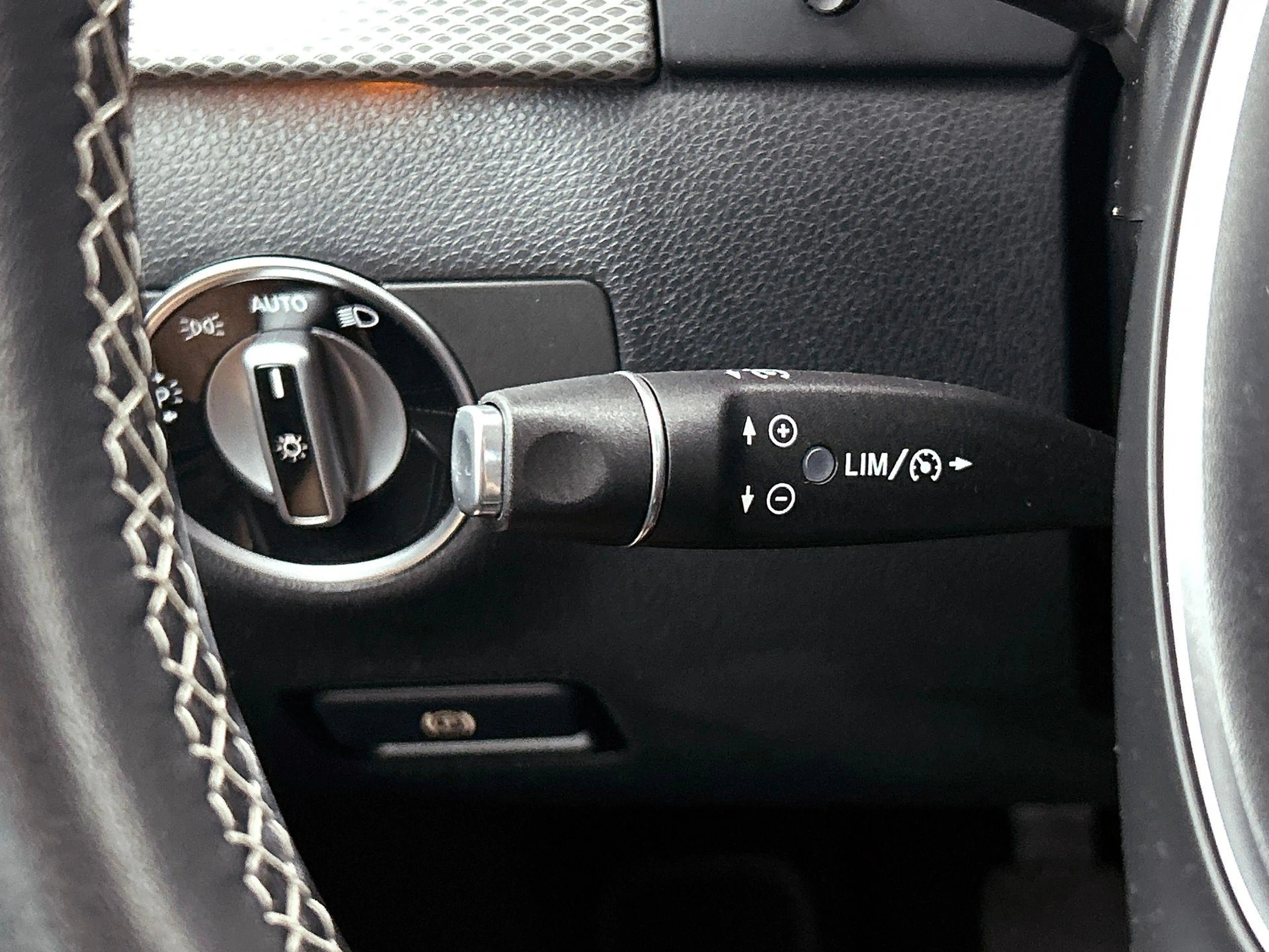 Mercedes-Benz B 160 Urban Line | Trekhaak | Navigatie | Parkeer Pack — photo 13