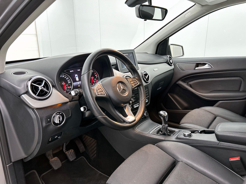 Mercedes-Benz B 160 Urban Line | Trekhaak | Navigatie | Parkeer Pack — photo 8