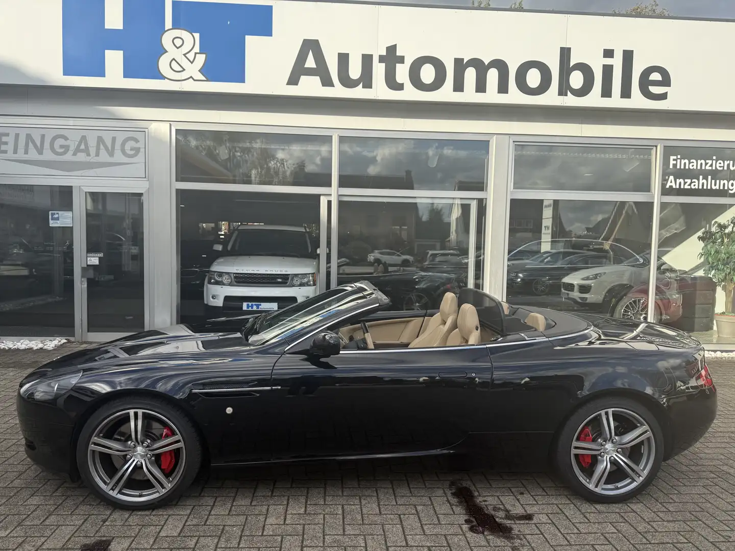 Aston Martin DB9 Volante Fekete - 2