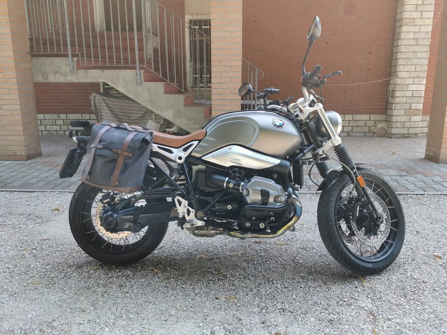 BMW R nineT Scrambler Grigio - 2