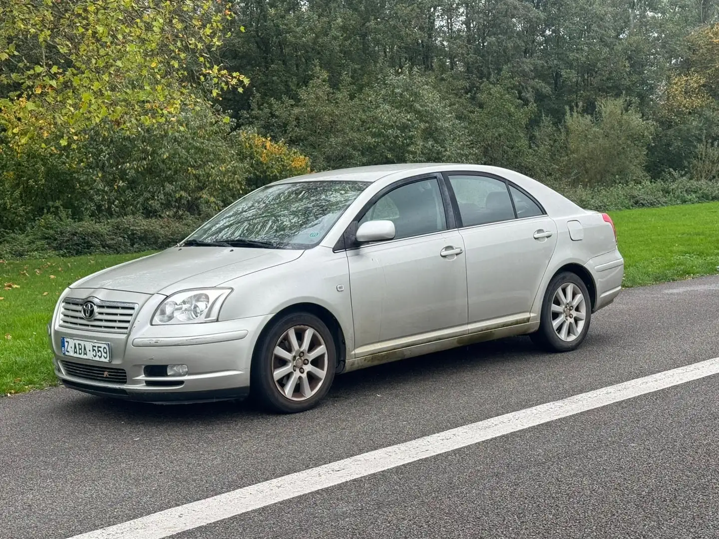 Toyota Avensis 1.8i 16v Linea Sol Goud - 2