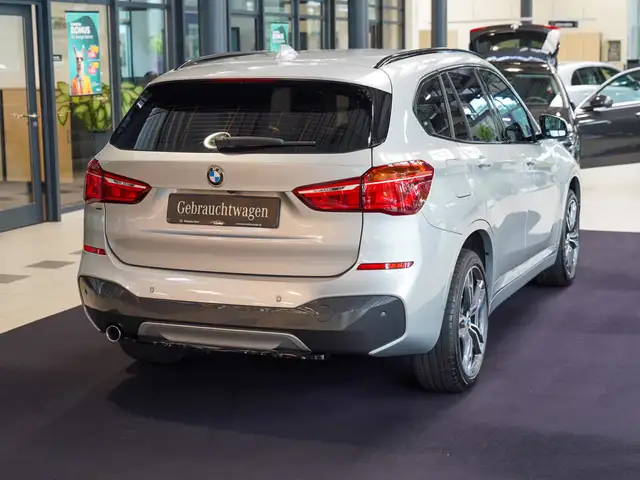 BMW X1 view 3