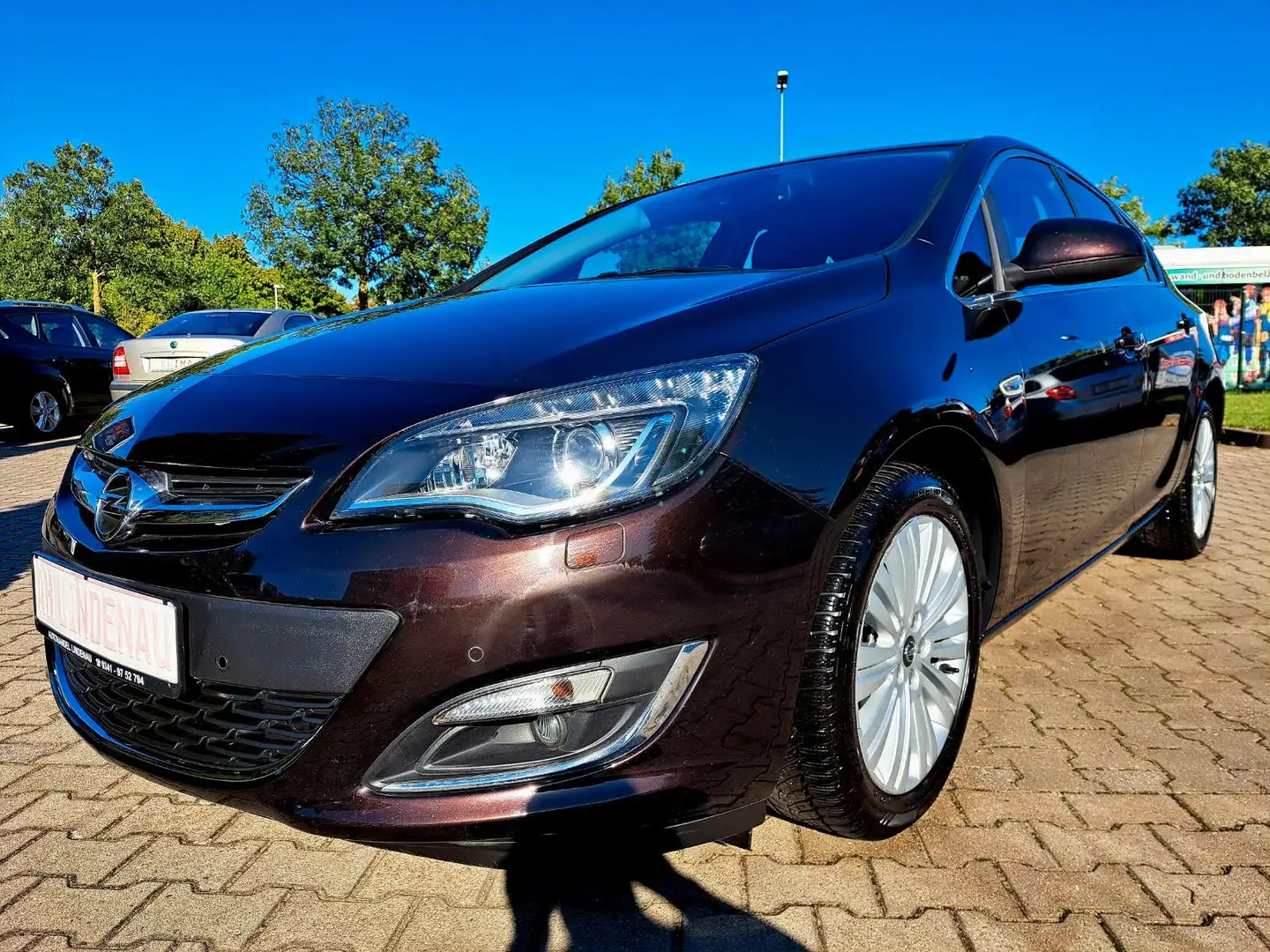 Opel Astra J Lim. 5-trg. Innovation Braun - 1