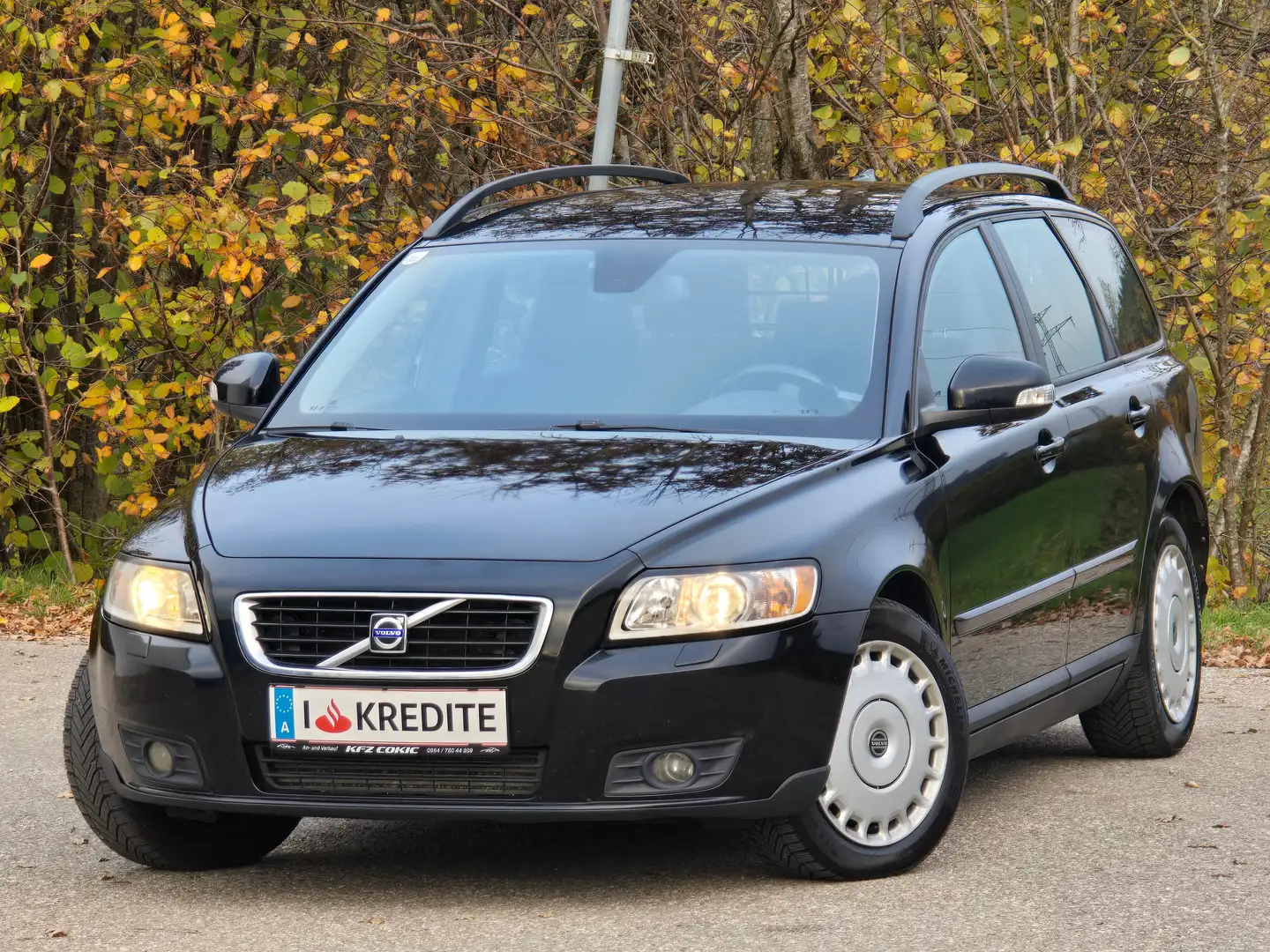 Volvo V50 2.0 D Top* Kredit* Automatik* Neue Pickerl* Schwarz - 1