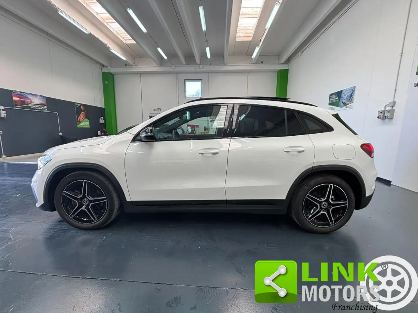 Mercedes-Benz GLA 200 d Premium AMG TETTO, PELLE, KM.CERT. Bianco - 2