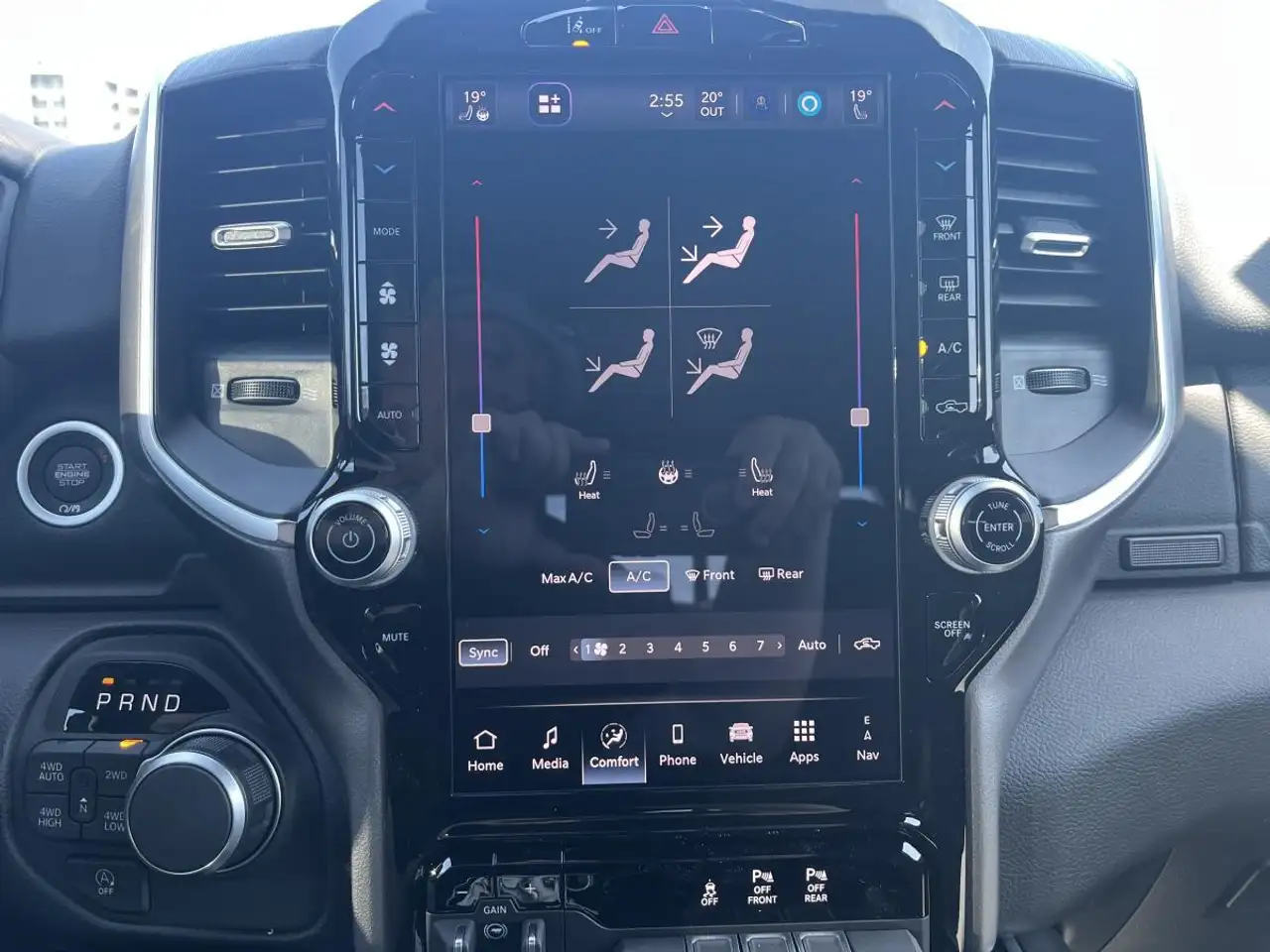 RAM 1500 снимка RAM 1500
