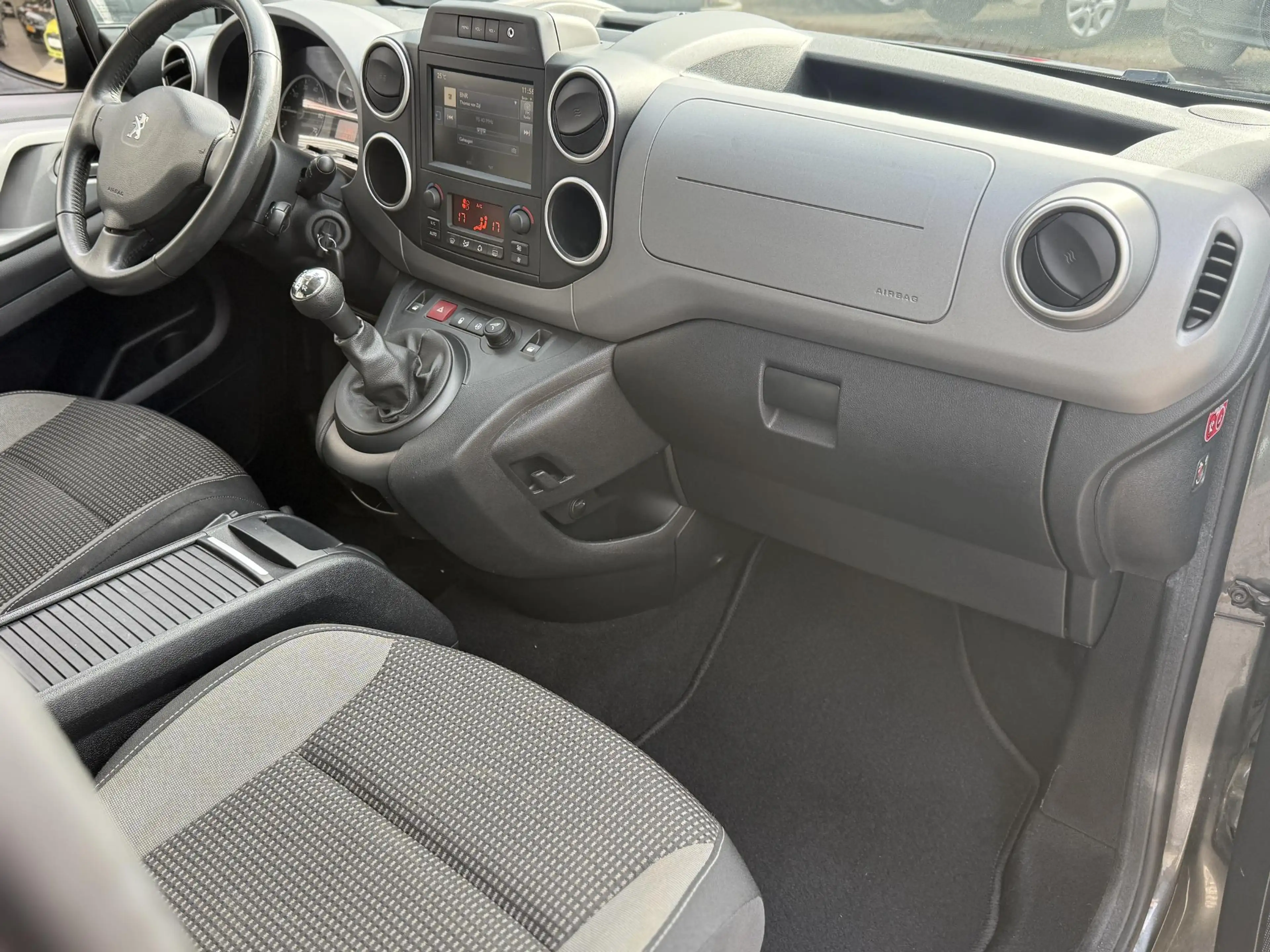Peugeot Partner Tepee 1.2 PureTech Allure l Airco l Navi l Cruise — photo 13