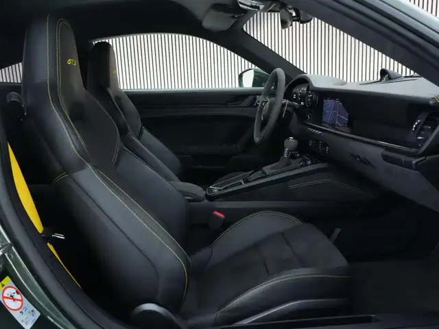 Porsche 992 view 9