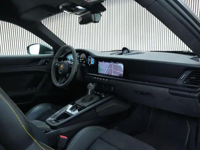 Porsche 992 view 8