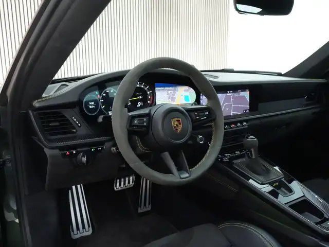Porsche 992 view 3