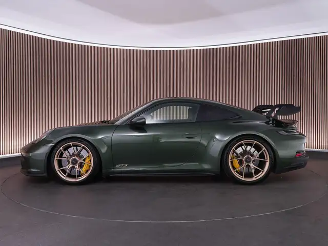 Porsche 992 view 11
