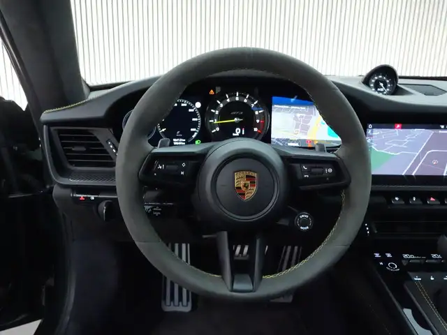 Porsche 992 view 13