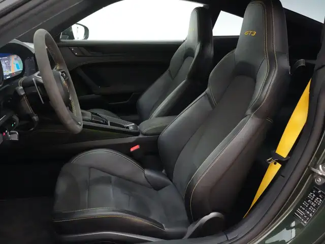 Porsche 992 view 5