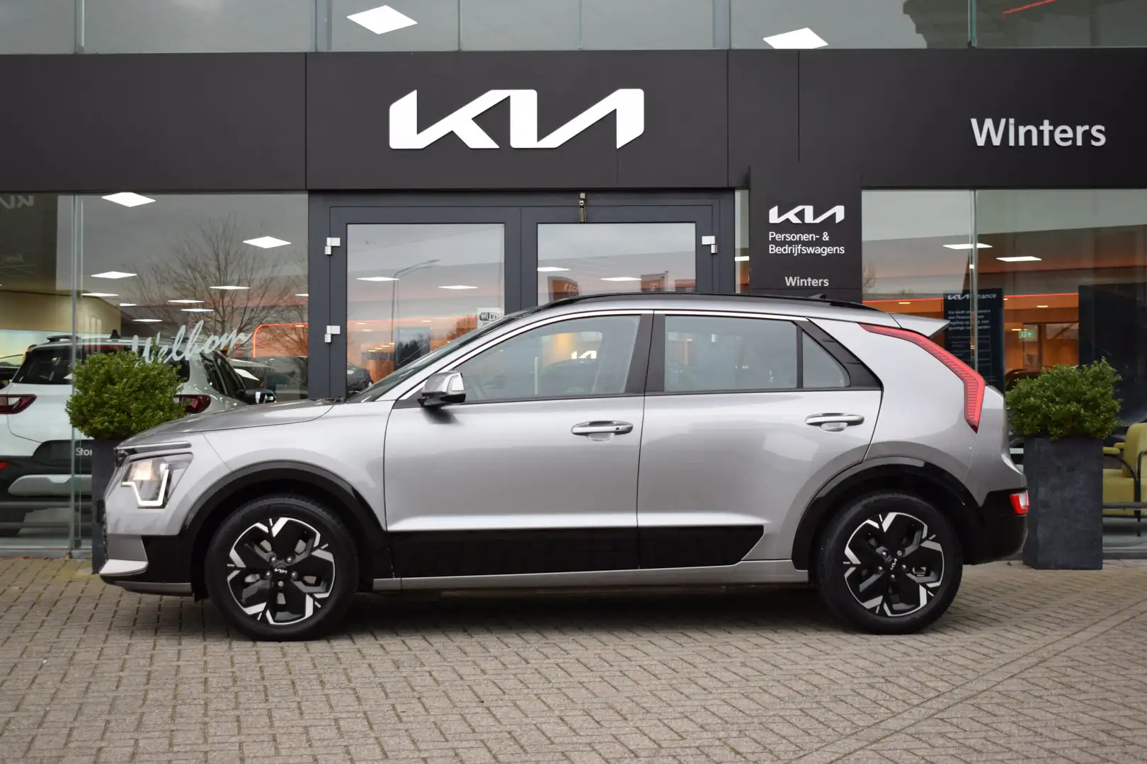 Kia e-Niro EV DynamicLine 64.8 kWh | Navigatie | Camera | Ada Grijs - 2