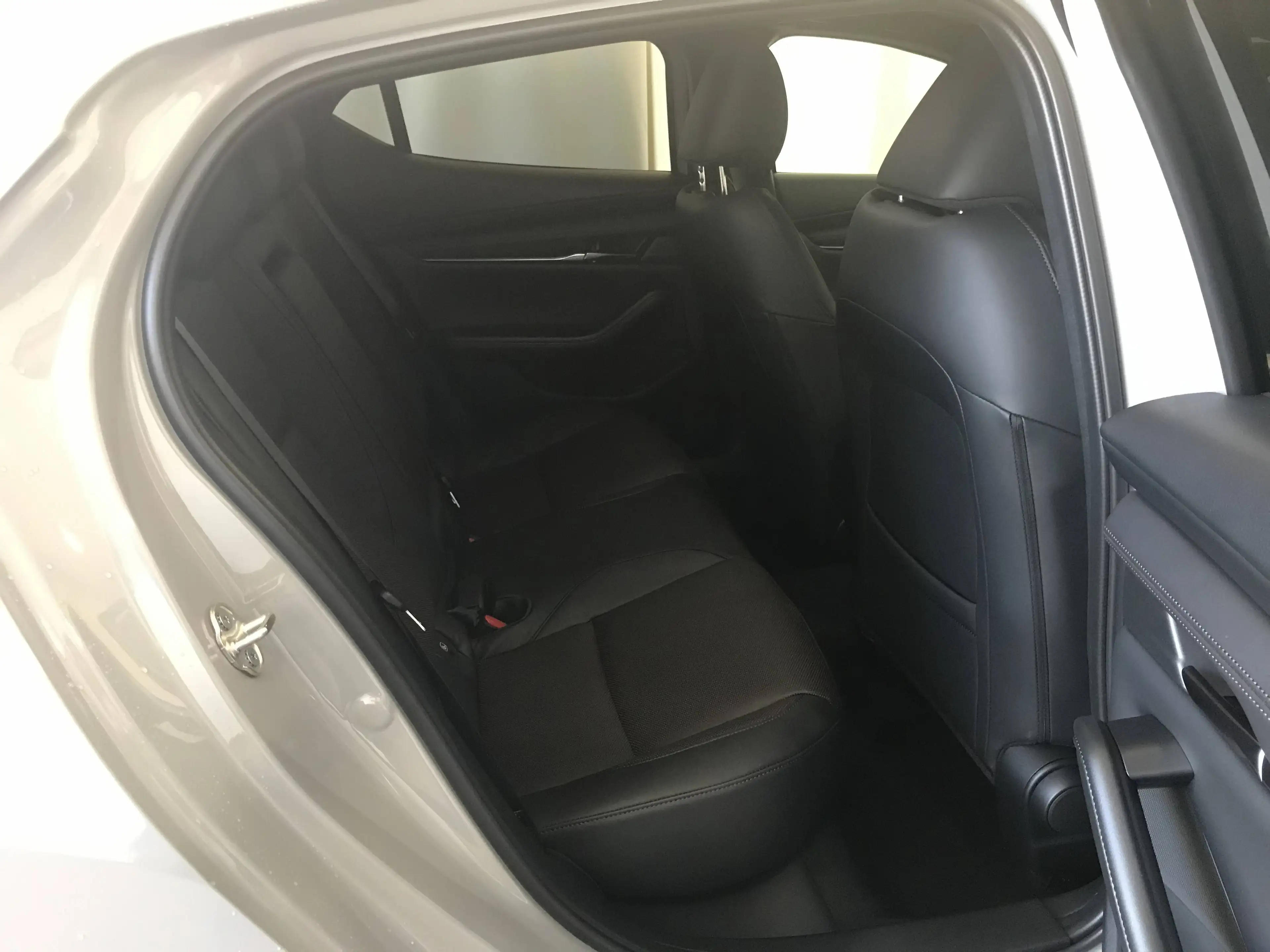 Mazda 3 2.5L e-SKYACTIV G 140ps 6AT HOMURA PLUS / MODELL 2027 — photo 9
