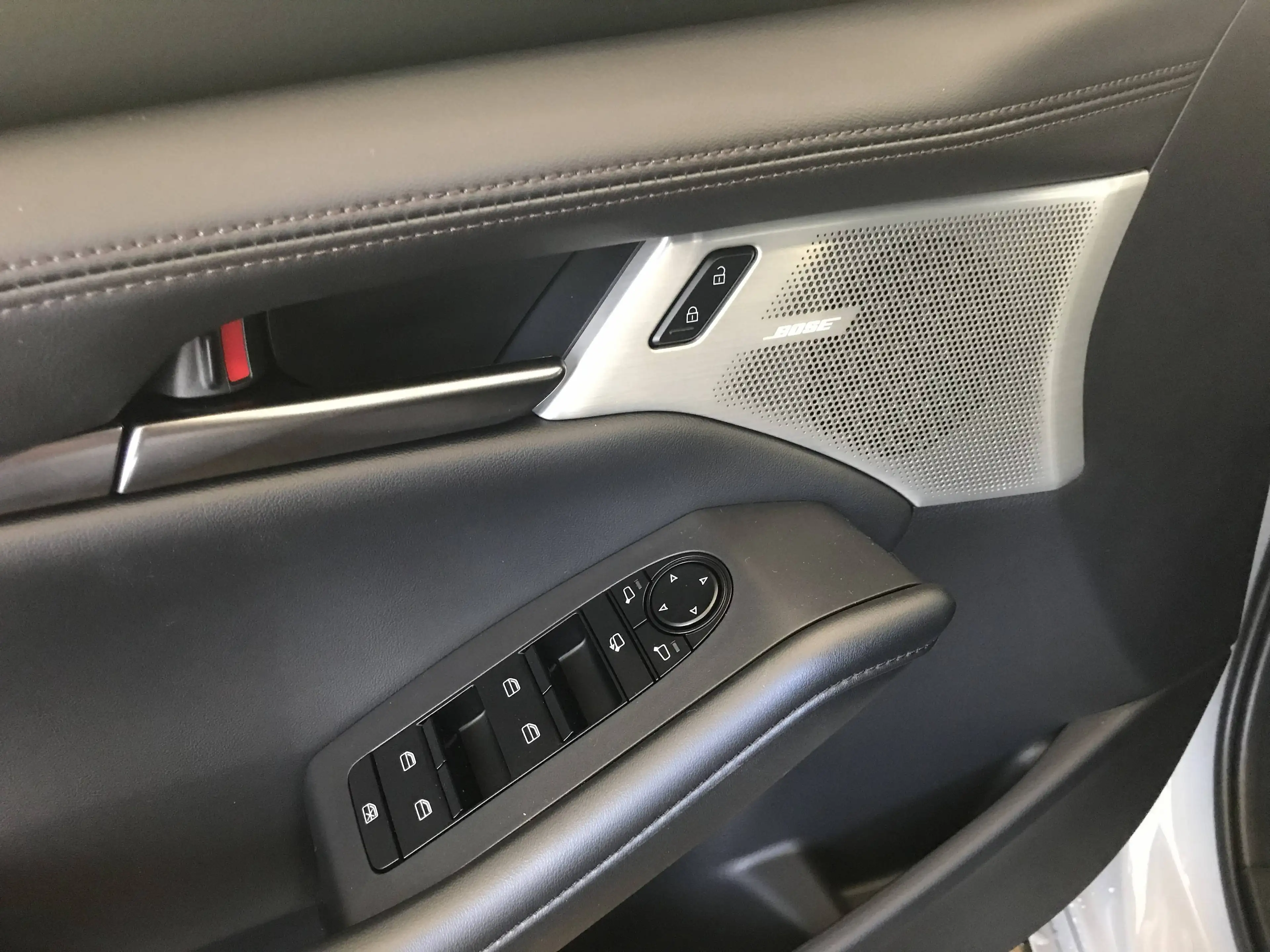 Mazda 3 2.5L e-SKYACTIV G 140ps 6AT HOMURA PLUS / MODELL 2027 — photo 15