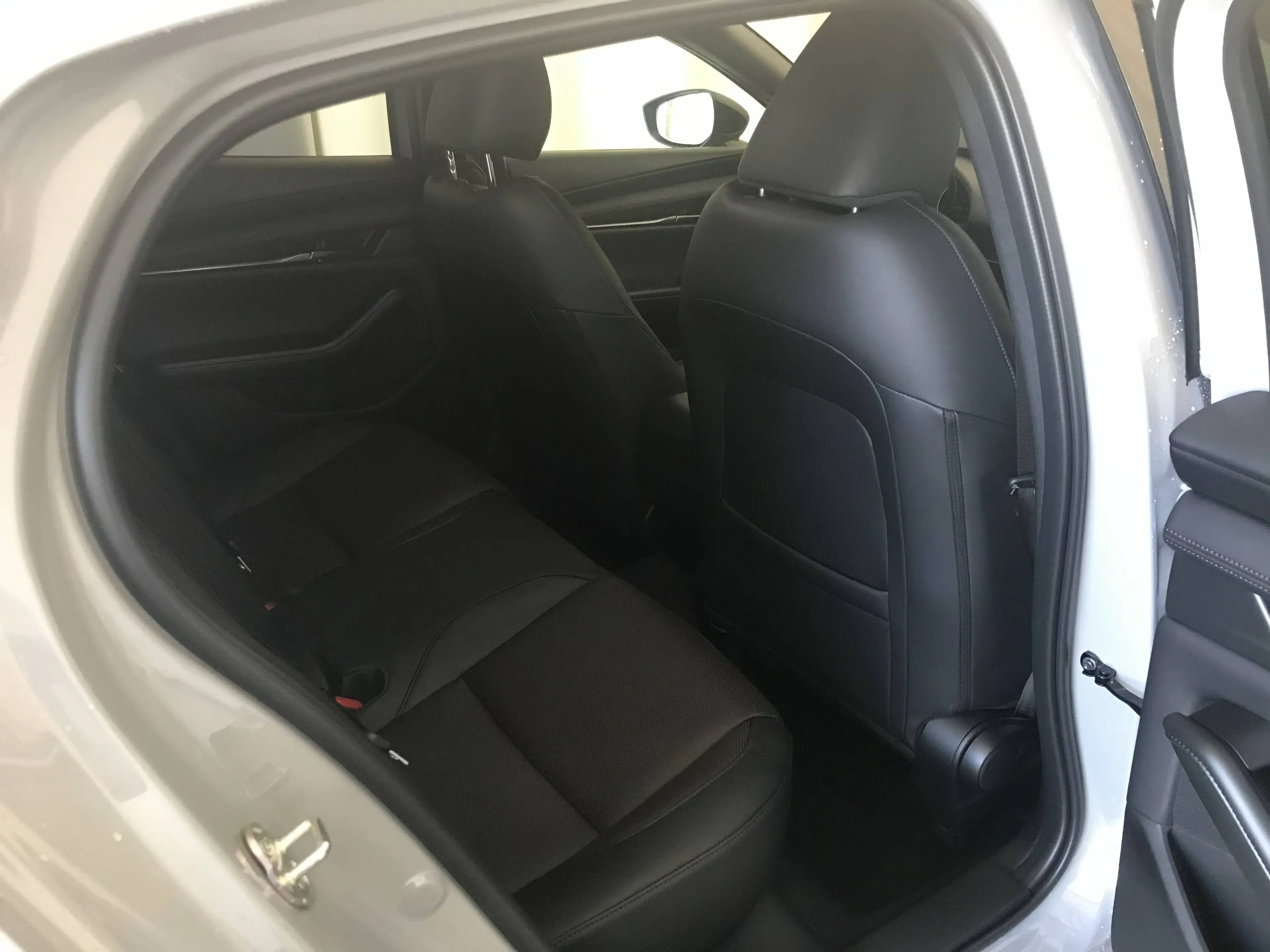 Mazda 3 2.5L e-SKYACTIV G 140ps 6AT HOMURA PLUS / MODELL 2027 — photo 8