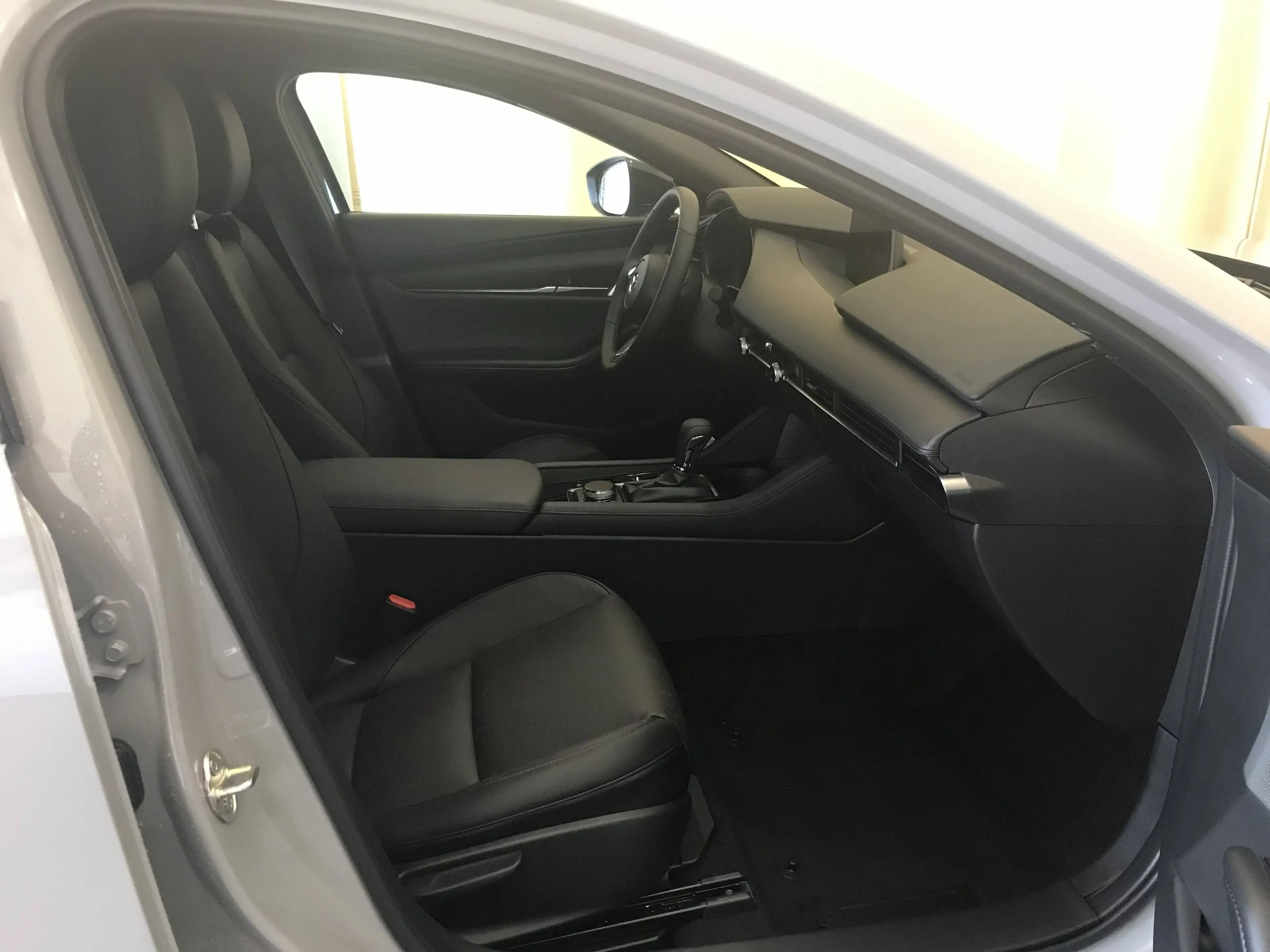 Mazda 3 2.5L e-SKYACTIV G 140ps 6AT HOMURA PLUS / MODELL 2027 — photo 11