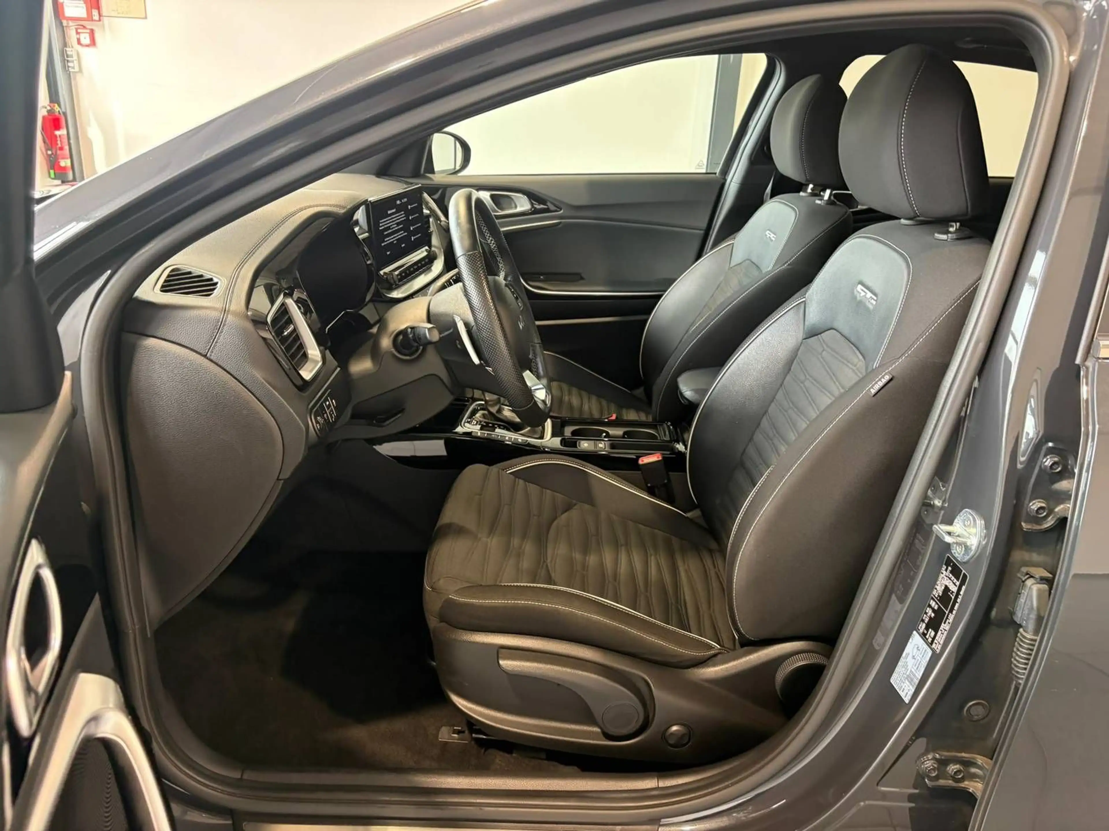 Kia Ceed / cee'd Ceed 1.5 T-GDI GT Line Navi|JBL|LED|Glasdach — photo 8