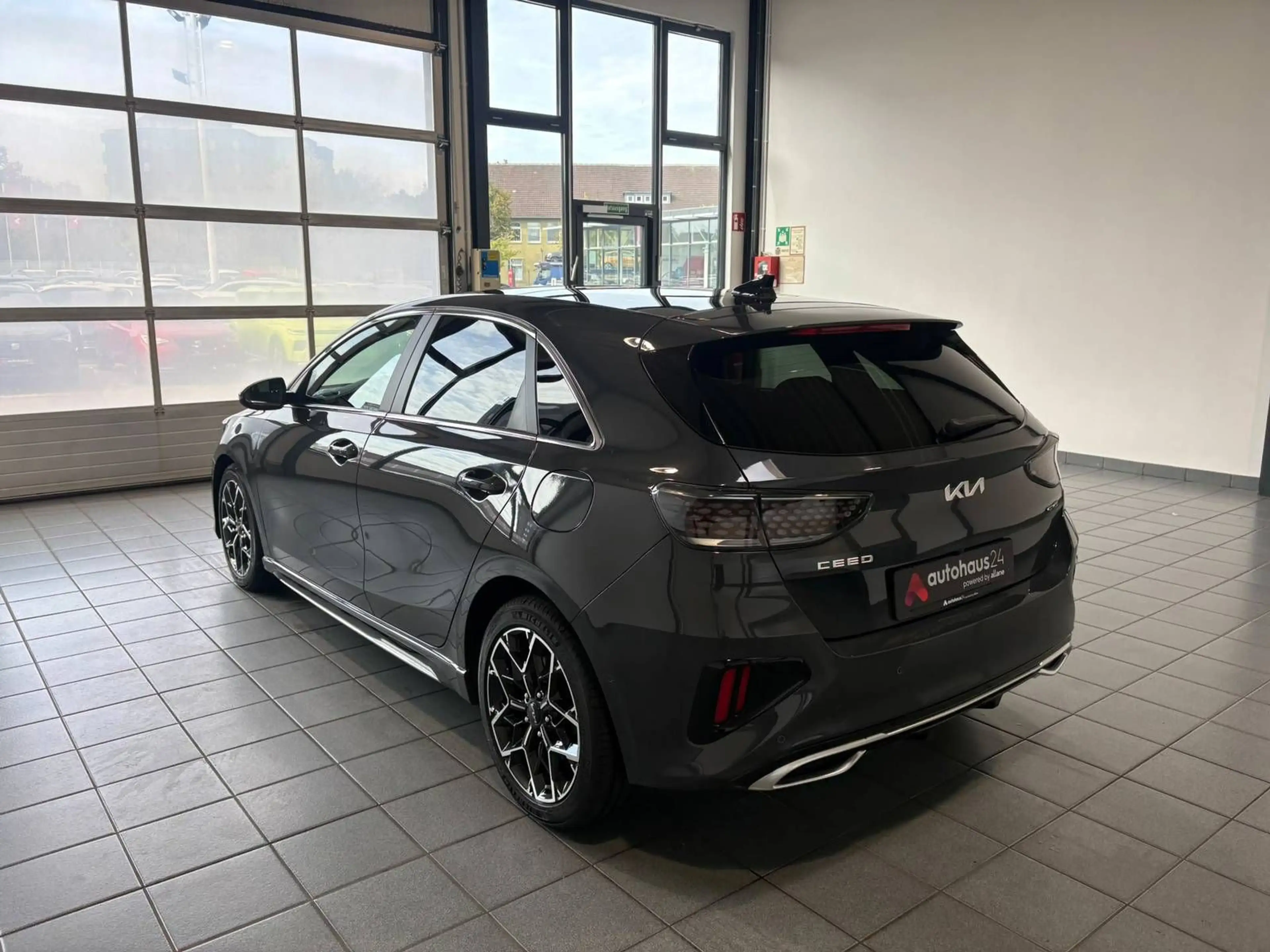 Kia Ceed / cee'd Ceed 1.5 T-GDI GT Line Navi|JBL|LED|Glasdach — photo 4