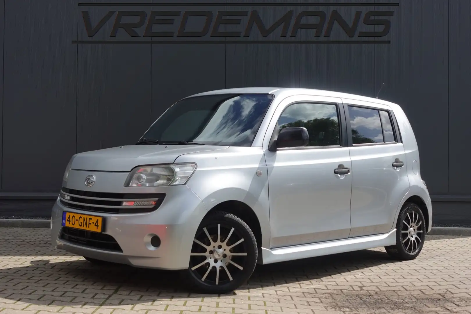 Daihatsu Materia 1.3 Rythm Grau - 1