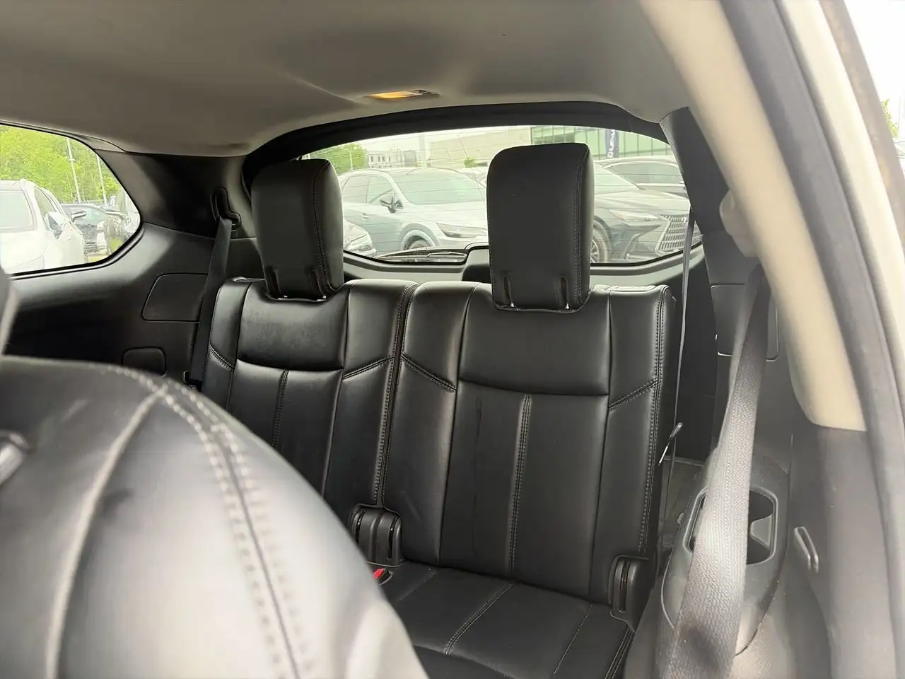 Nissan Pathfinder снимка Nissan Pathfinder