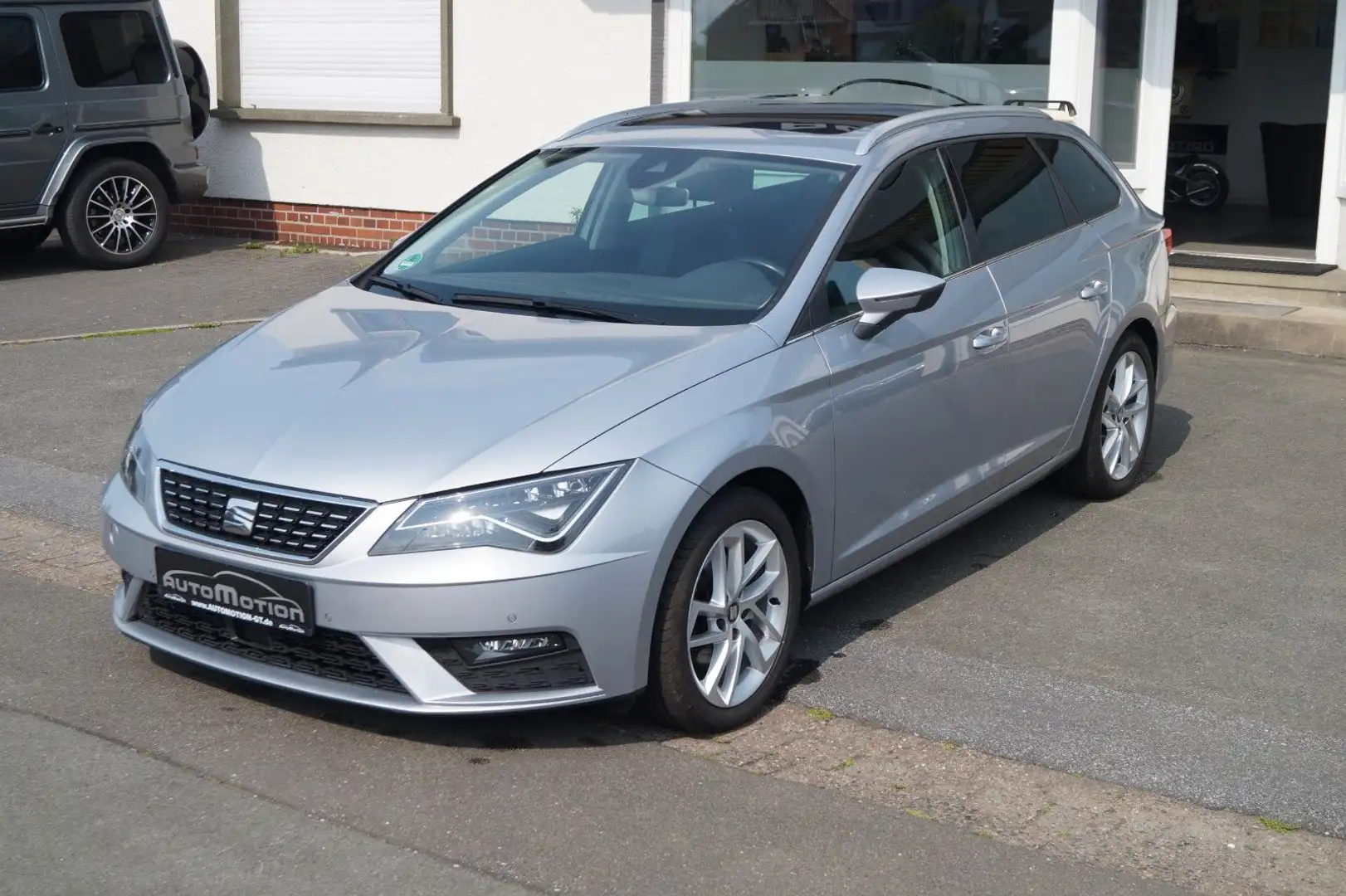 SEAT Leon ST Xcellence*LED*Alcantara*Navi*V.-Cockpit* Zilver - 1