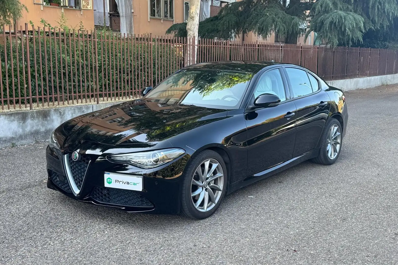 Alfa Romeo Giulia Giulia 2.2 Turbodiesel 150 CV Business Launch Edit Schwarz - 1