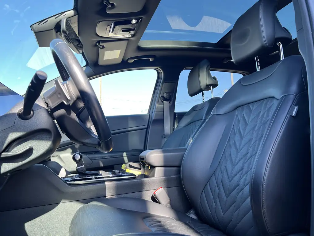 2025 Kia Sportage X-Line Limited | Climate Seats | MoonRoof | Power — photo 8
