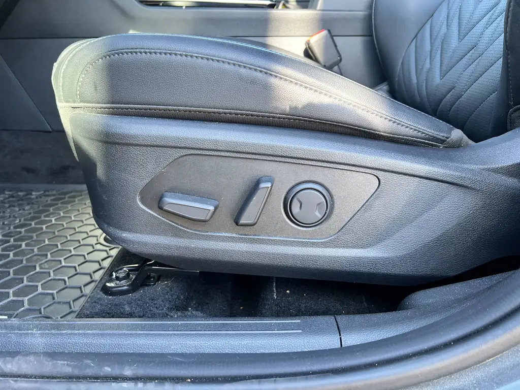 2025 Kia Sportage X-Line Limited | Climate Seats | MoonRoof | Power — photo 7