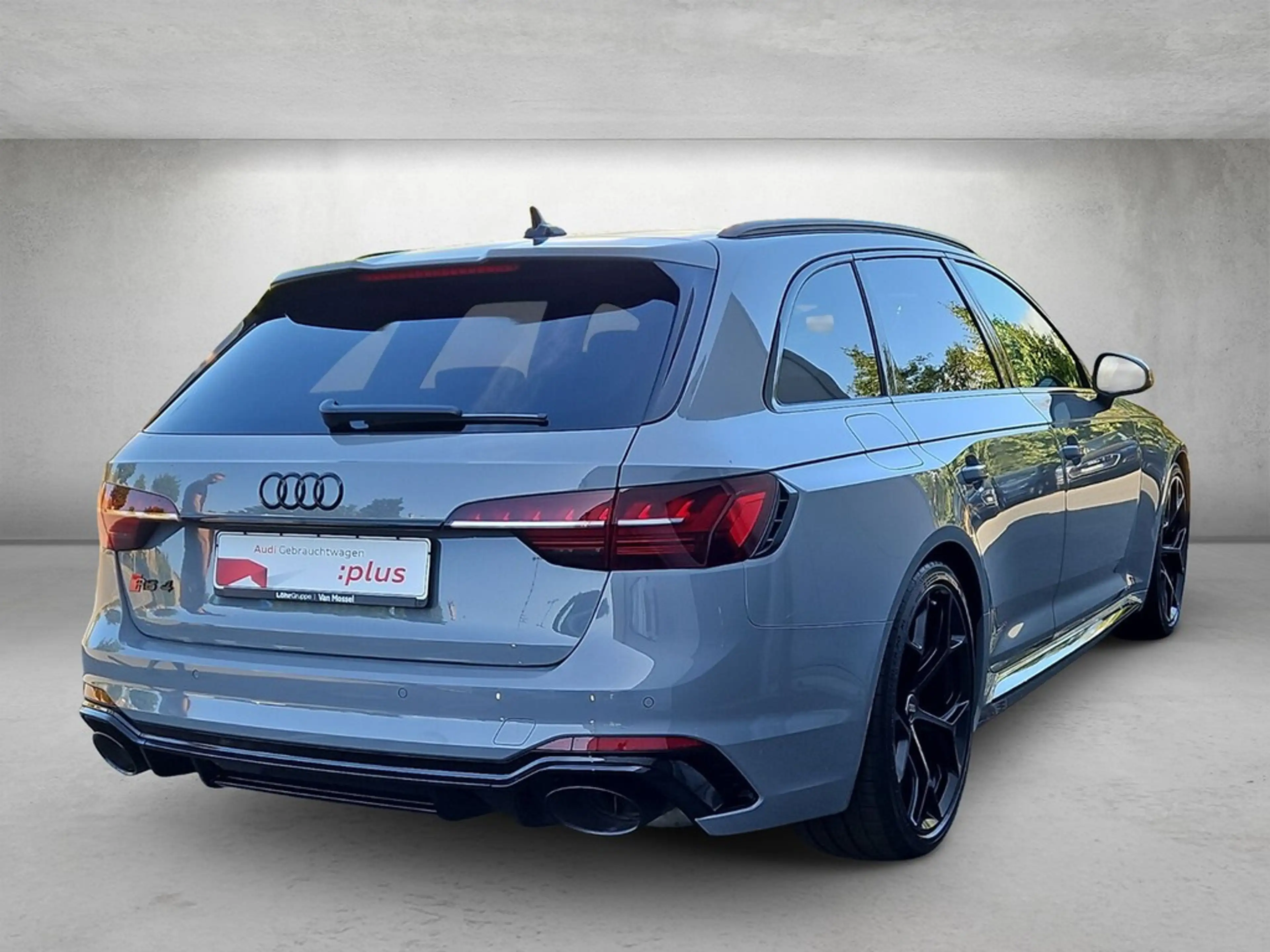 Audi RS4 RS 4 Avant 2.9 TFSI quattro tiptronic *Matrix* — photo 3