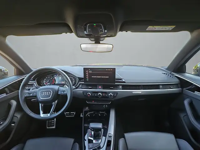 Audi RS4 view 8