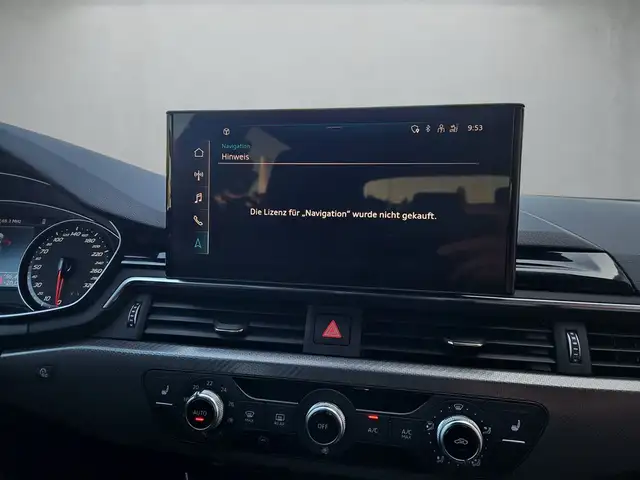 Audi RS4 view 10