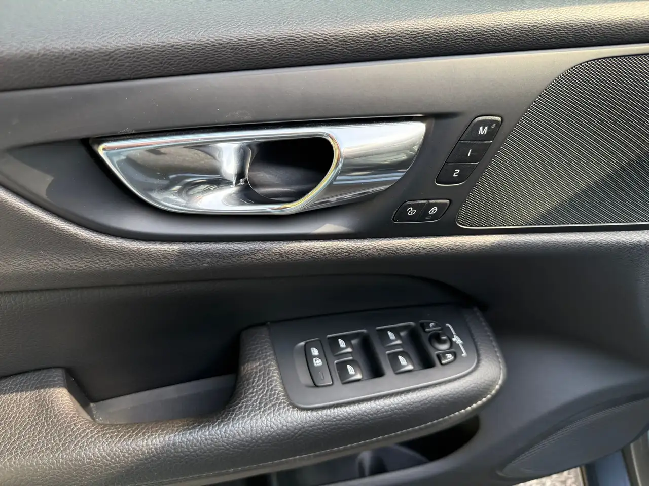 Volvo S60 снимка Volvo S60