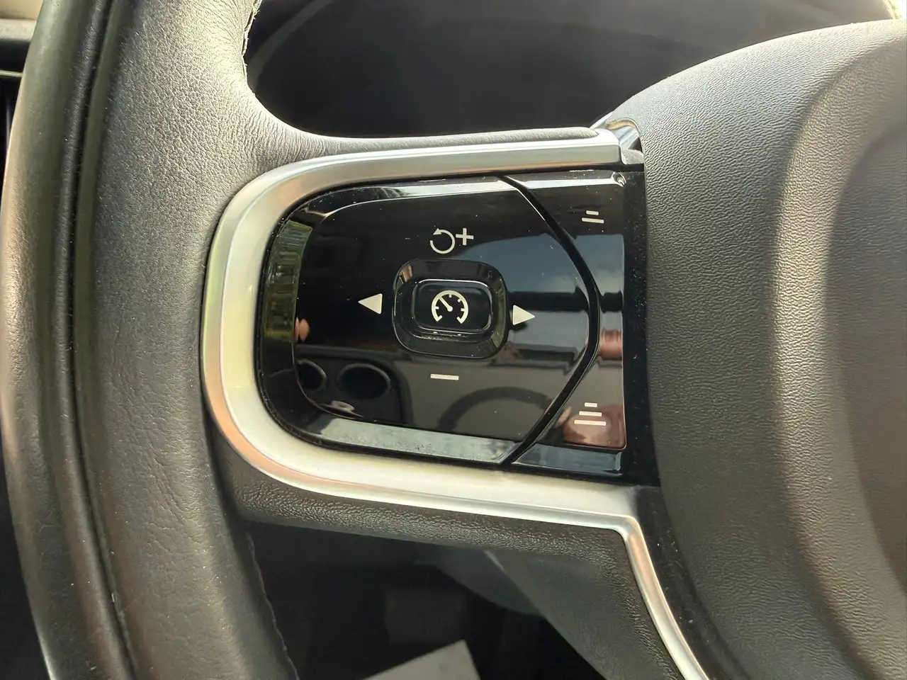 Volvo S60 снимка Volvo S60